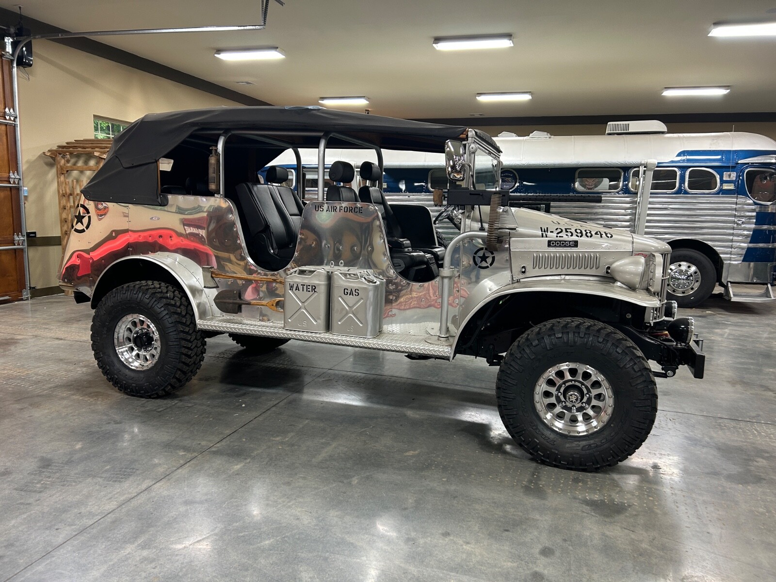 Dodge-Power-Wagon-1941-SUV-3