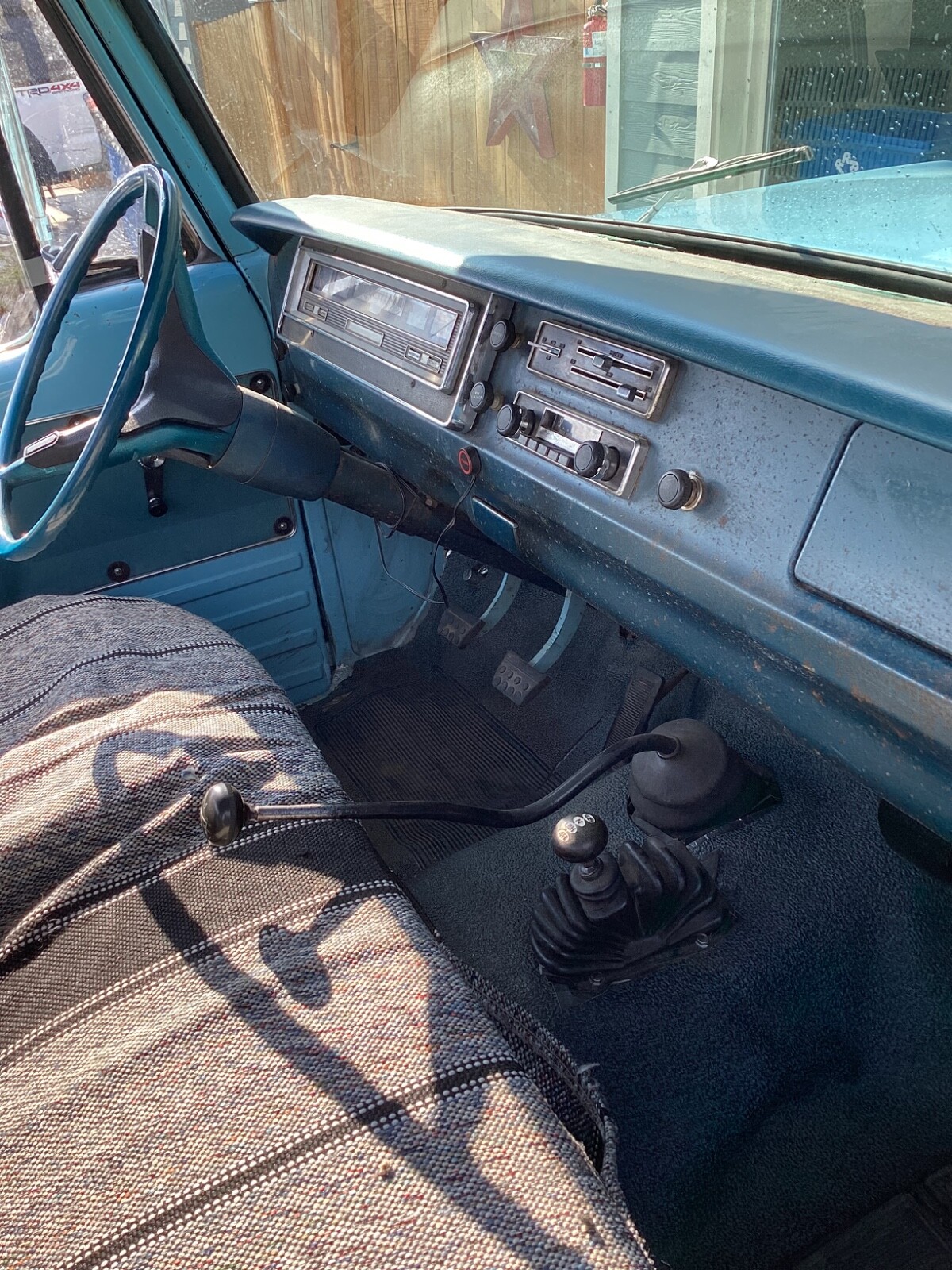 Dodge-Power-Wagon-1970-pick-up-15