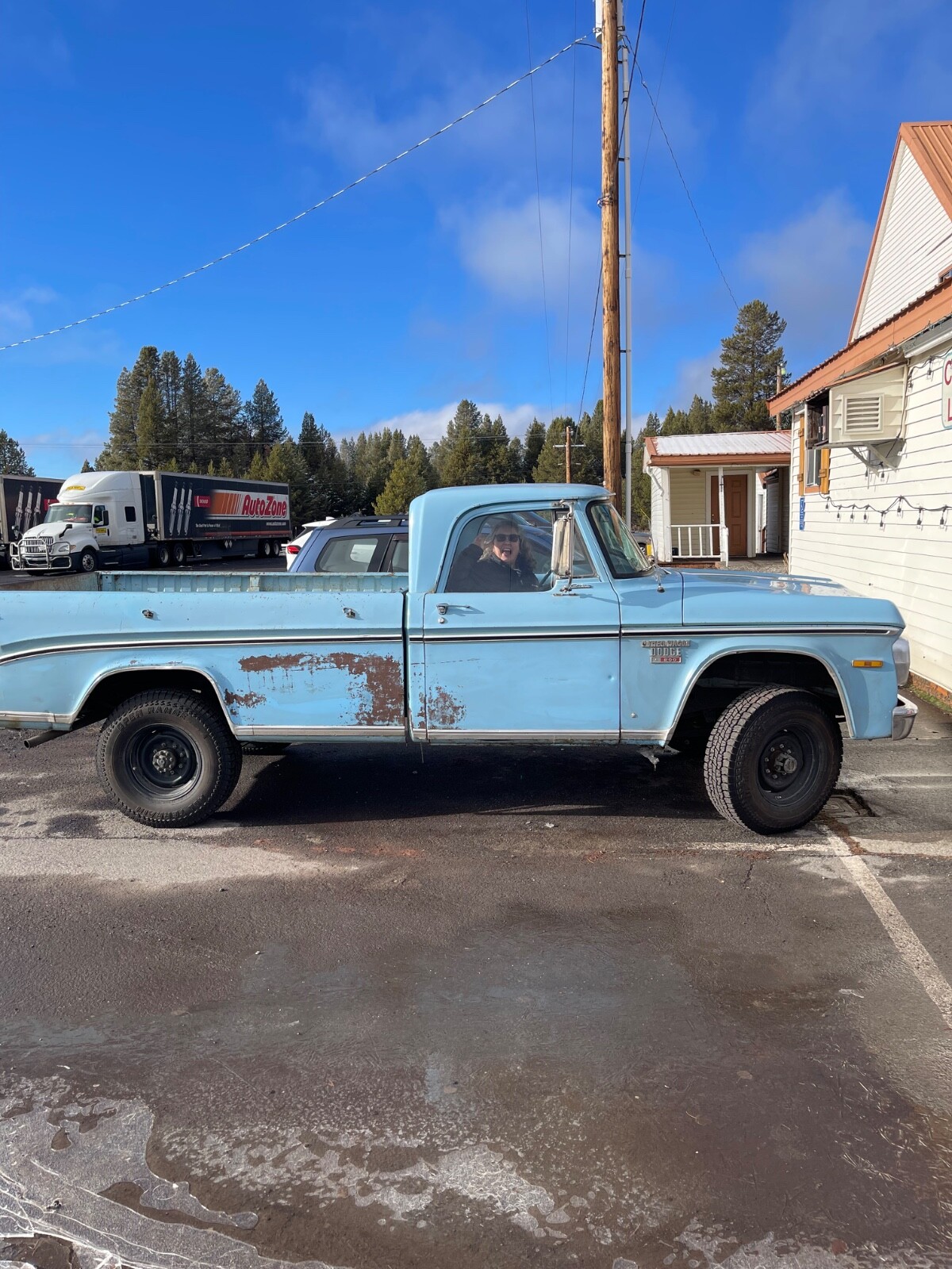Dodge-Power-Wagon-1970-pick-up-3