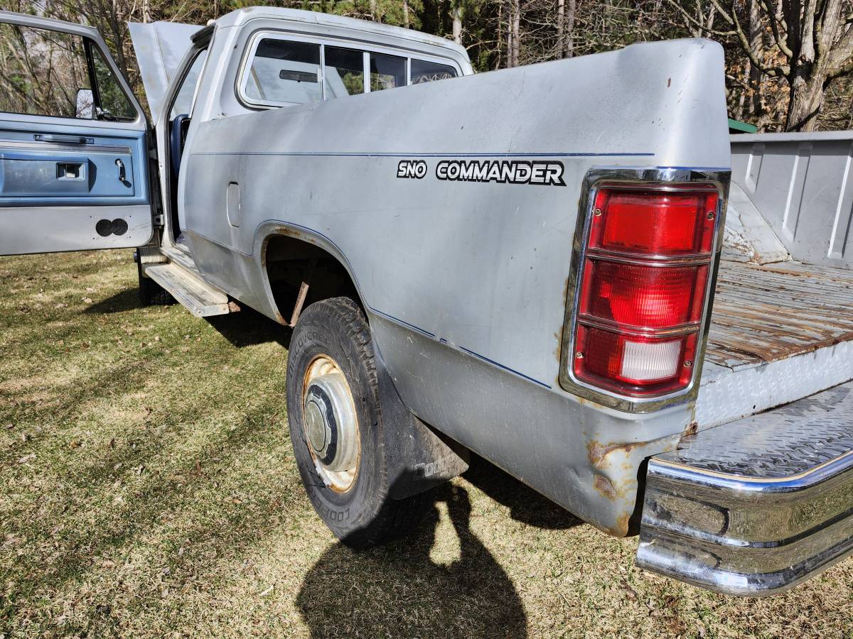 Dodge-Power-ram-250-1983-silver-12