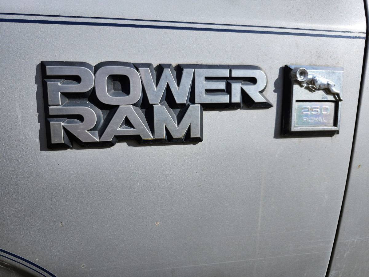 Dodge-Power-ram-250-1983-silver-14