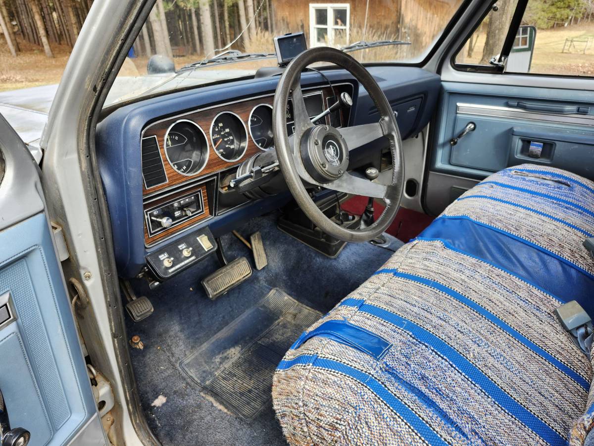 Dodge-Power-ram-250-1983-silver-5