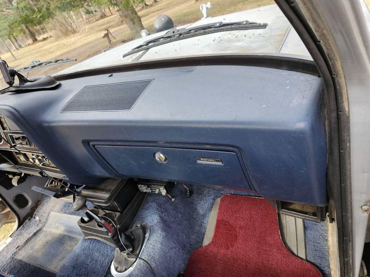 Dodge-Power-ram-250-1983-silver-8