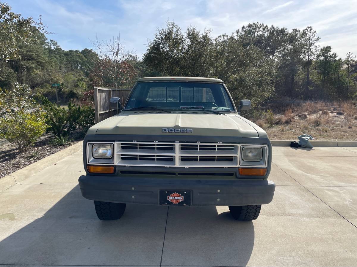 Dodge-Power-ram-w250-1990-green-4