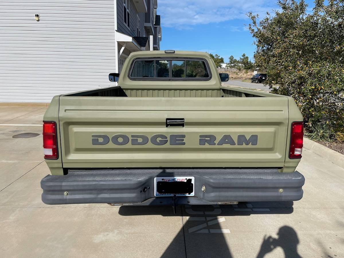 Dodge-Power-ram-w250-1990-green-5