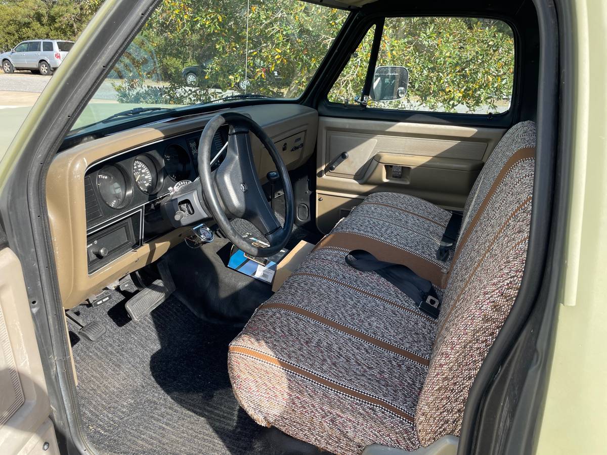 Dodge-Power-ram-w250-1990-green-7