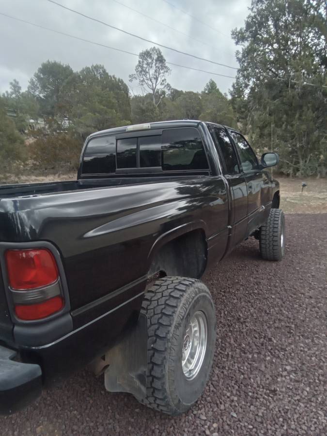 Dodge-Ram-1500-2001-black-1