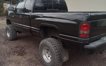 Dodge-Ram-1500-2001-black-3