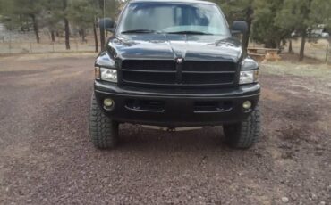 Dodge-Ram-1500-2001-black
