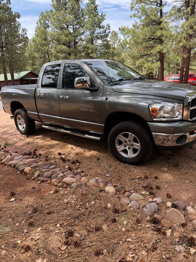Dodge-Ram-1500-2007-grey-2
