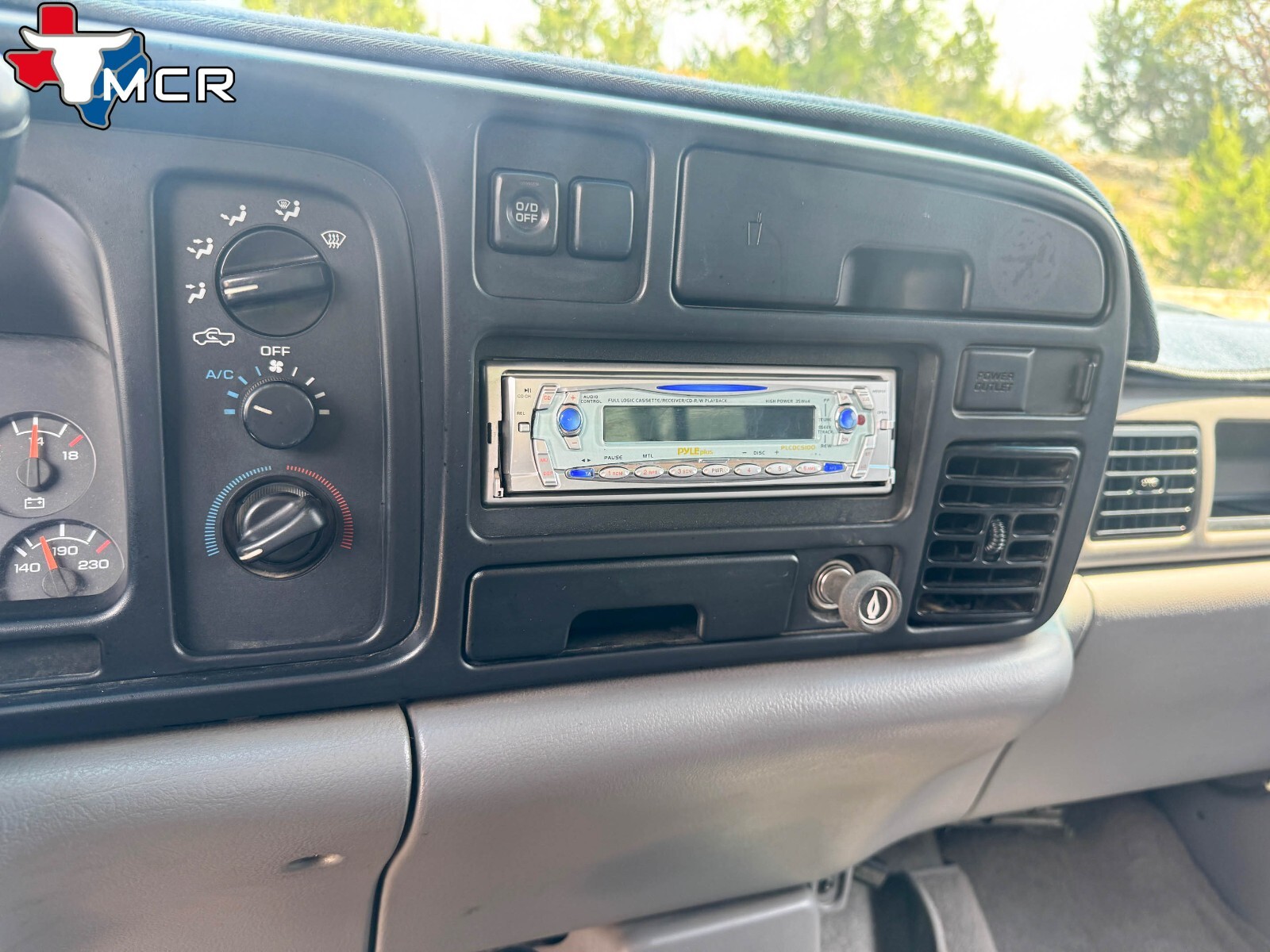 Dodge-Ram-2500-1995-Standard-Cab-Pickup-23