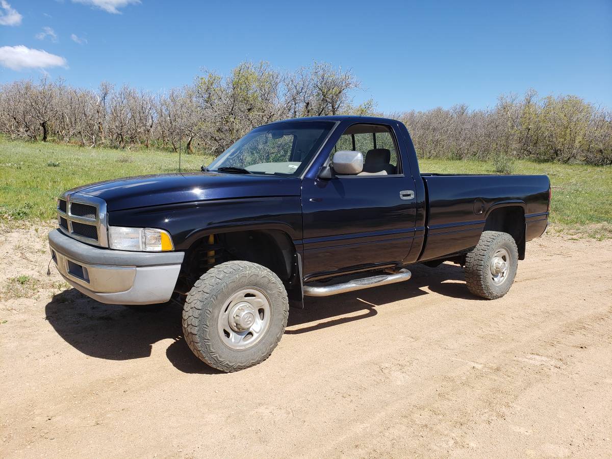 Dodge-Ram-2500-4x4-cummins-diesel-1995-blue-1