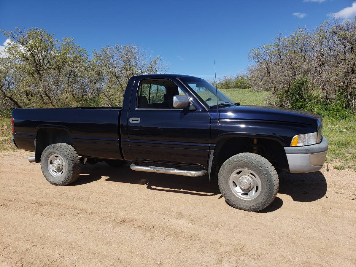 Dodge-Ram-2500-4x4-cummins-diesel-1995-blue-2