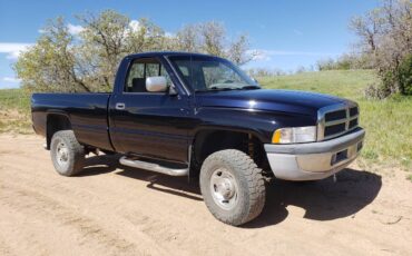 Dodge Ram 2500 4x4 cummins diesel  1995 blue