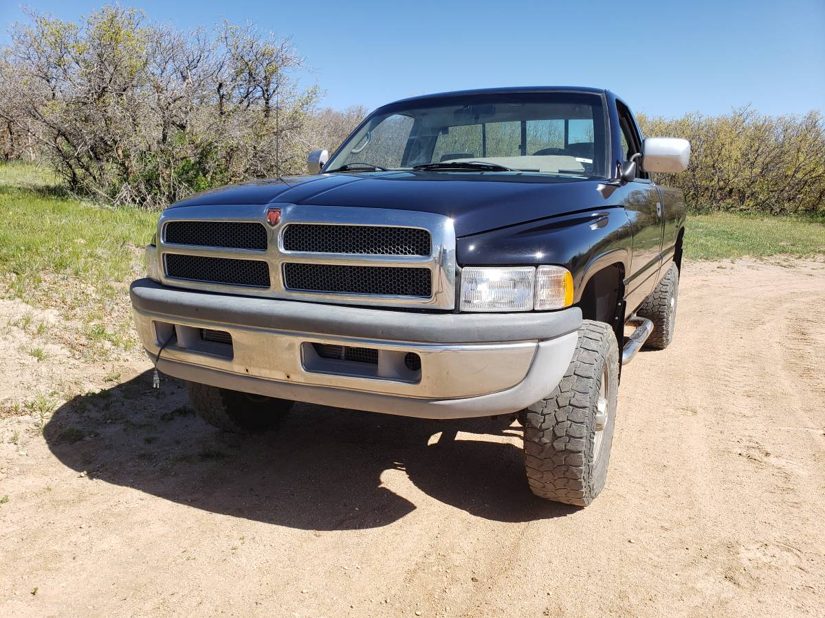 Dodge-Ram-2500-4x4-cummins-diesel-1995-blue-4