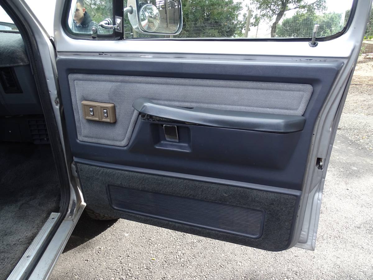 Dodge-Ram-2500-diesel-1991-silver-13