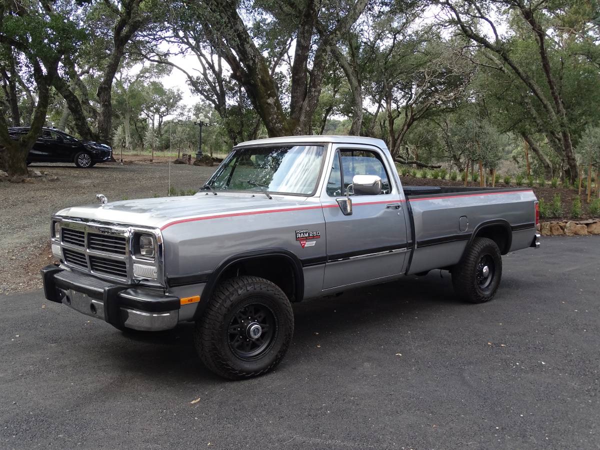 Dodge-Ram-2500-diesel-1991-silver-2