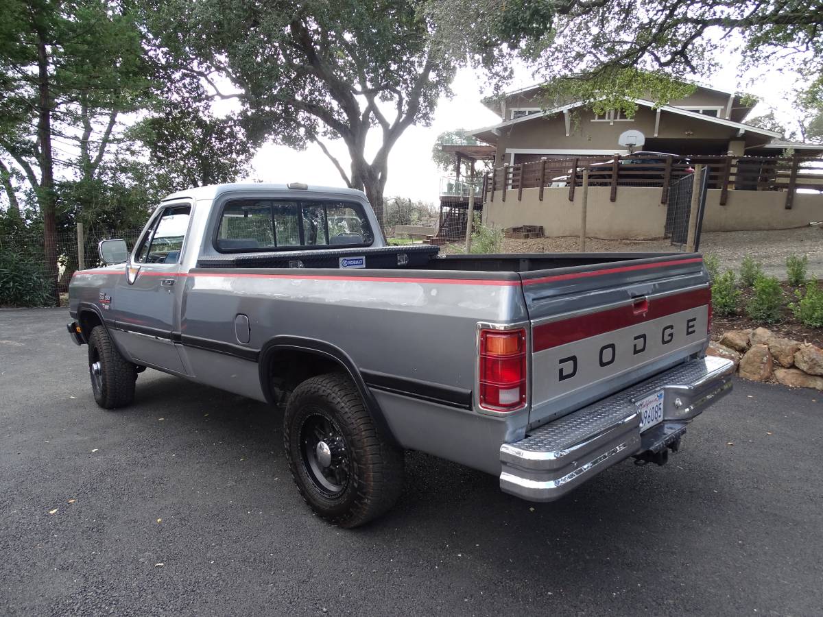 Dodge-Ram-2500-diesel-1991-silver-4