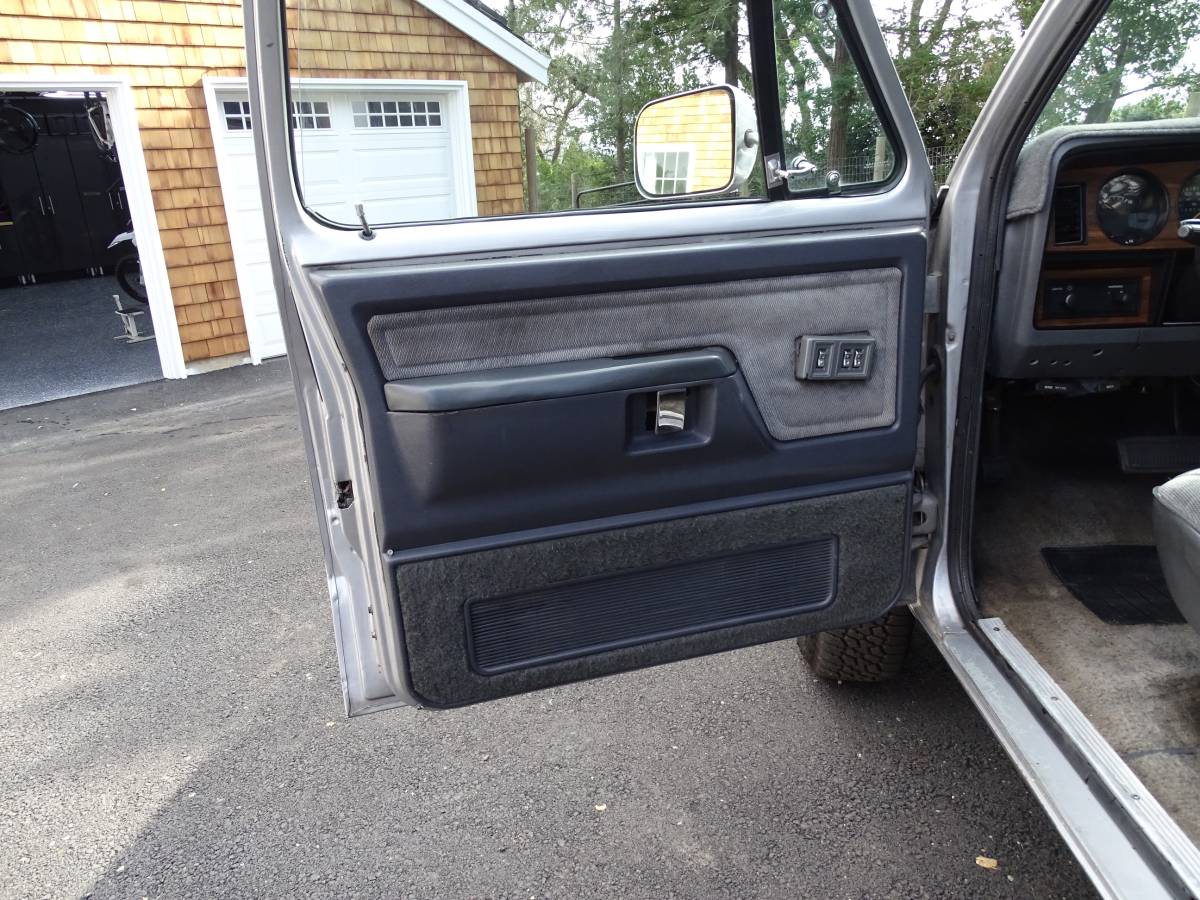 Dodge-Ram-2500-diesel-1991-silver-7
