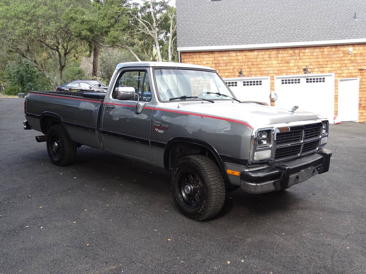 Dodge-Ram-2500-diesel-1991-silver