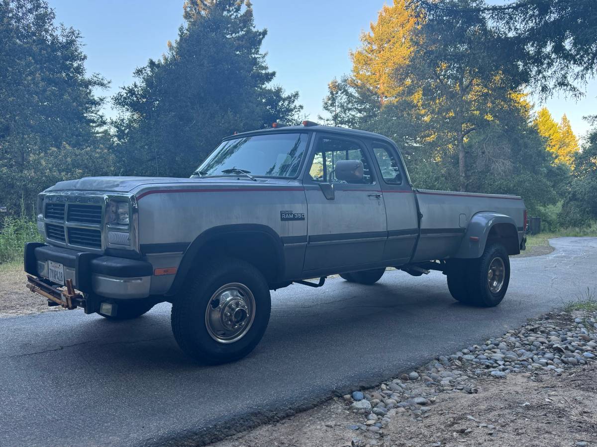 Dodge-Ram-3500-crew-cab-diesel-1992-silver-1