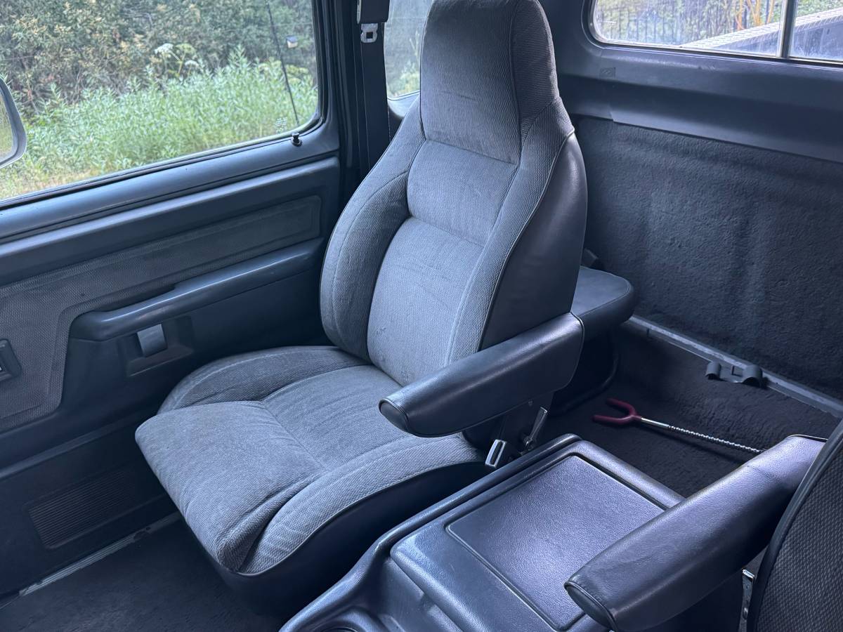 Dodge-Ram-3500-crew-cab-diesel-1992-silver-10
