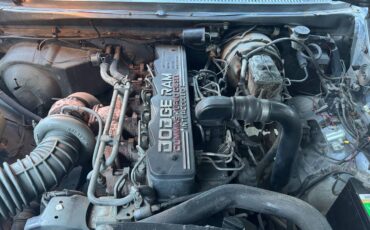Dodge-Ram-3500-crew-cab-diesel-1992-silver-13