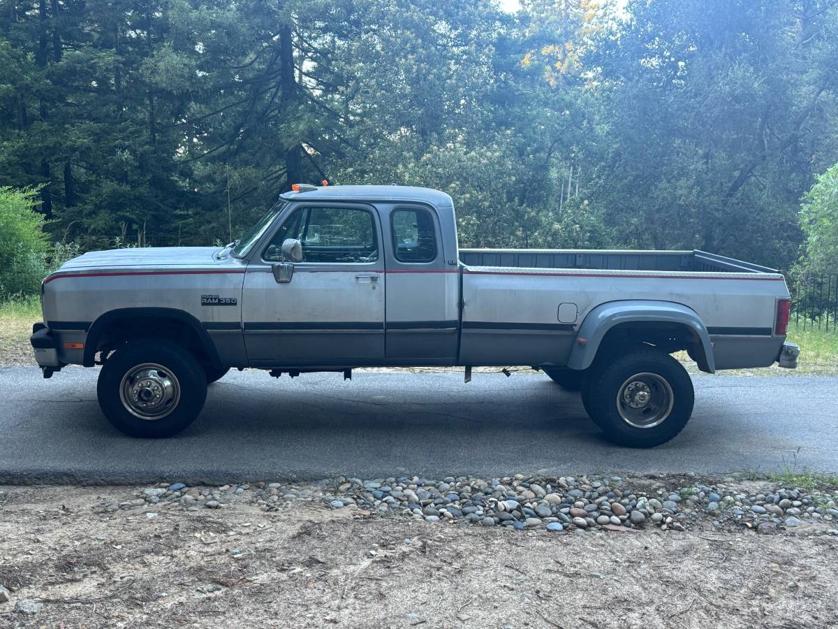 Dodge-Ram-3500-crew-cab-diesel-1992-silver-2