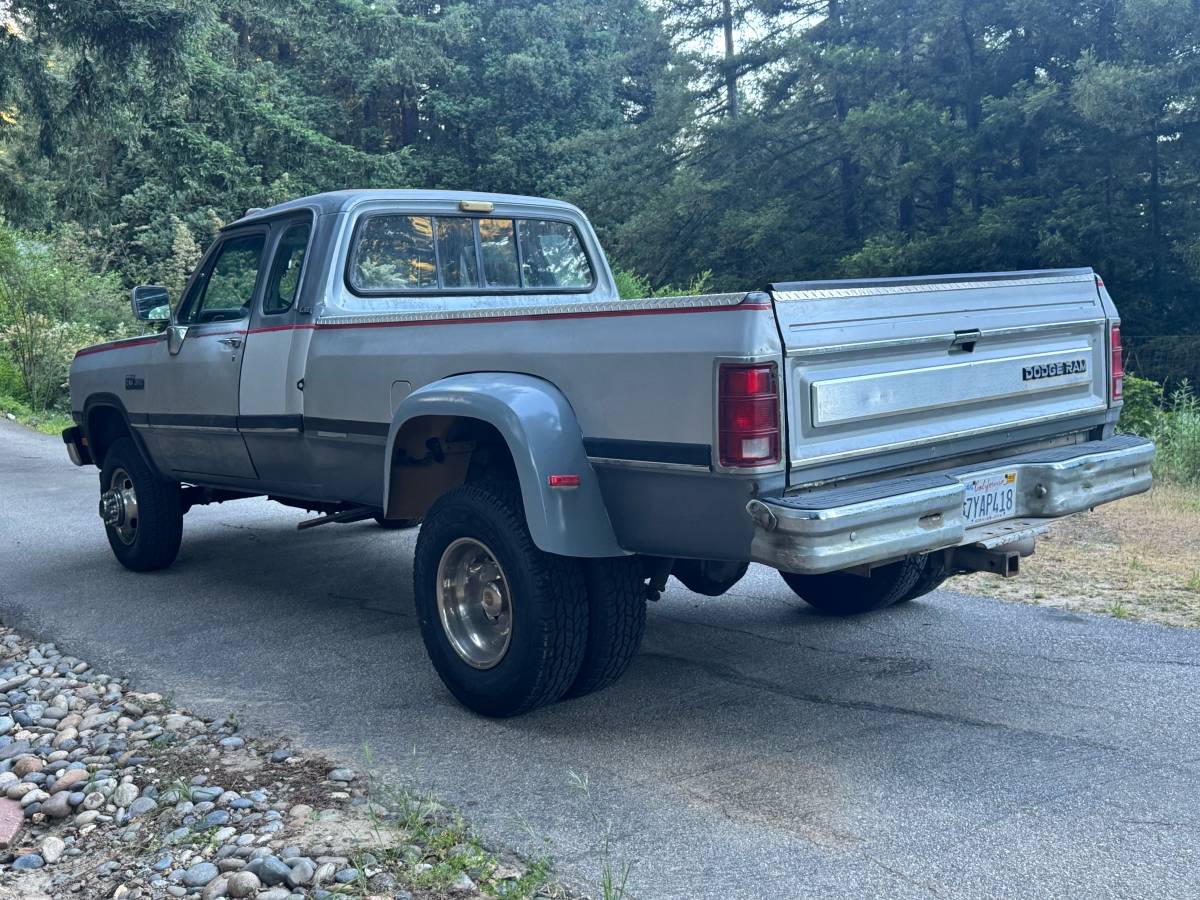 Dodge-Ram-3500-crew-cab-diesel-1992-silver-3