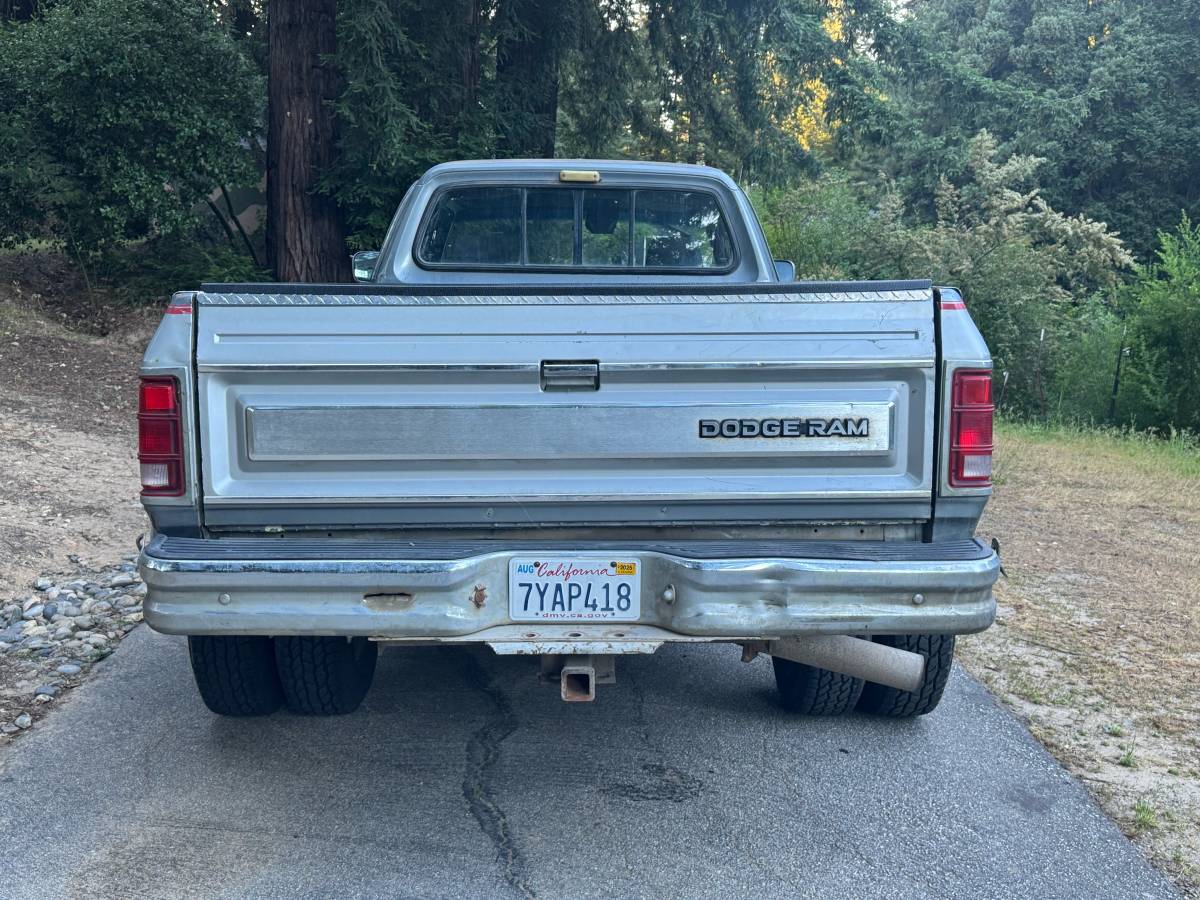 Dodge-Ram-3500-crew-cab-diesel-1992-silver-4