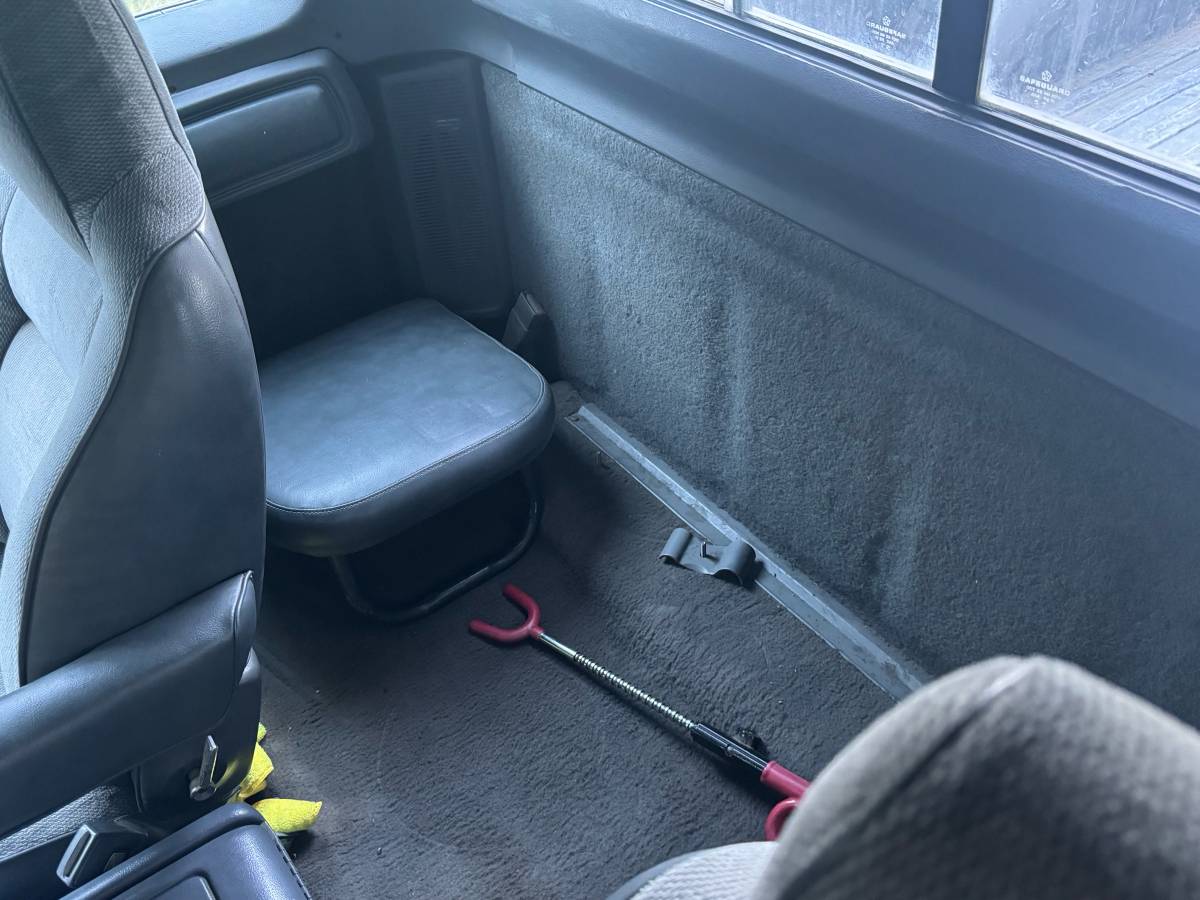 Dodge-Ram-3500-crew-cab-diesel-1992-silver-9