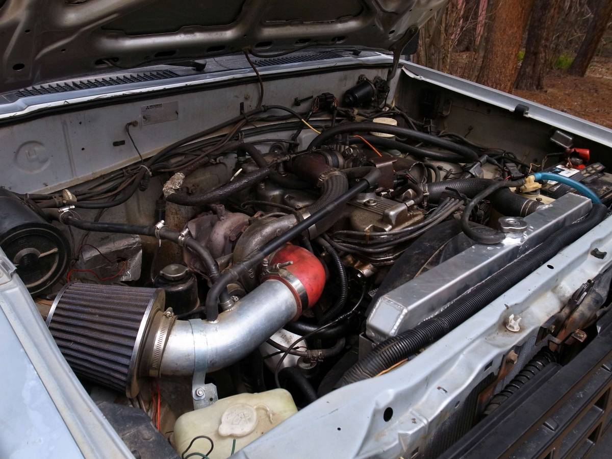 Dodge-Ram-50-1988-silver-13