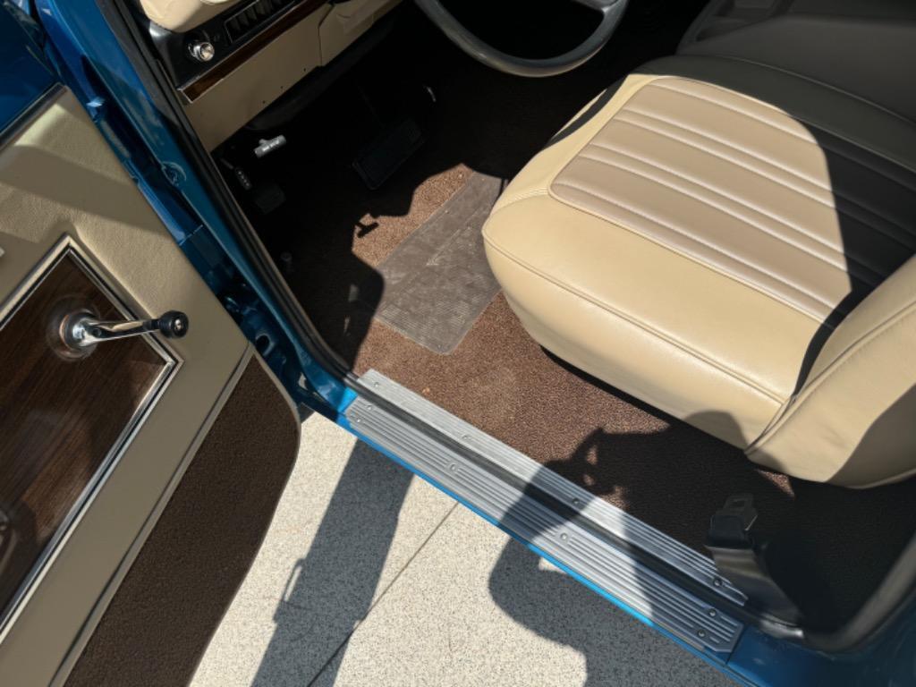 Dodge-Ram-Charger-383-factory-ac-2-tops-frame-off.-No-r-1977-2dr-29