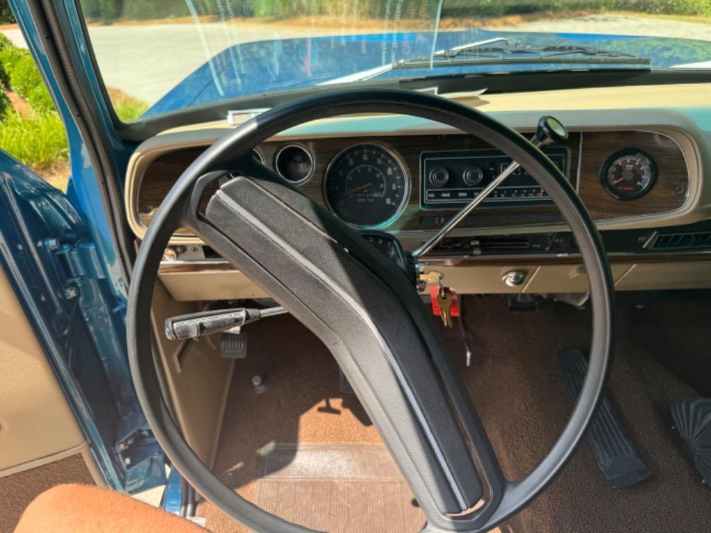 Dodge-Ram-Charger-383-factory-ac-2-tops-frame-off.-No-r-1977-2dr-32