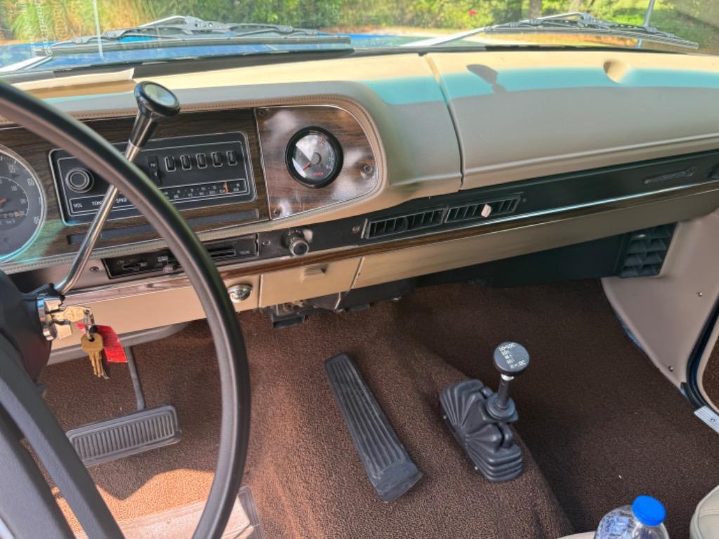 Dodge-Ram-Charger-383-factory-ac-2-tops-frame-off.-No-r-1977-2dr-34