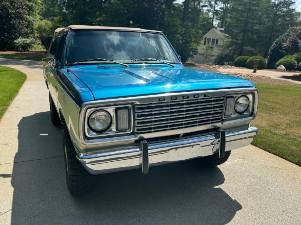 Dodge-Ram-Charger-383-factory-ac-2-tops-frame-off.-No-r-1977-2dr-7
