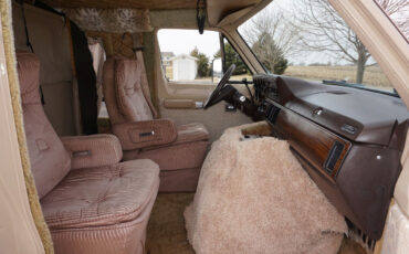 Dodge-Ram-Van-1984-Classic-Car-33