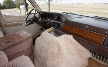 Dodge-Ram-Van-1984-Classic-Car-34