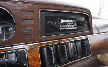Dodge-Ram-Van-1984-Classic-Car-36