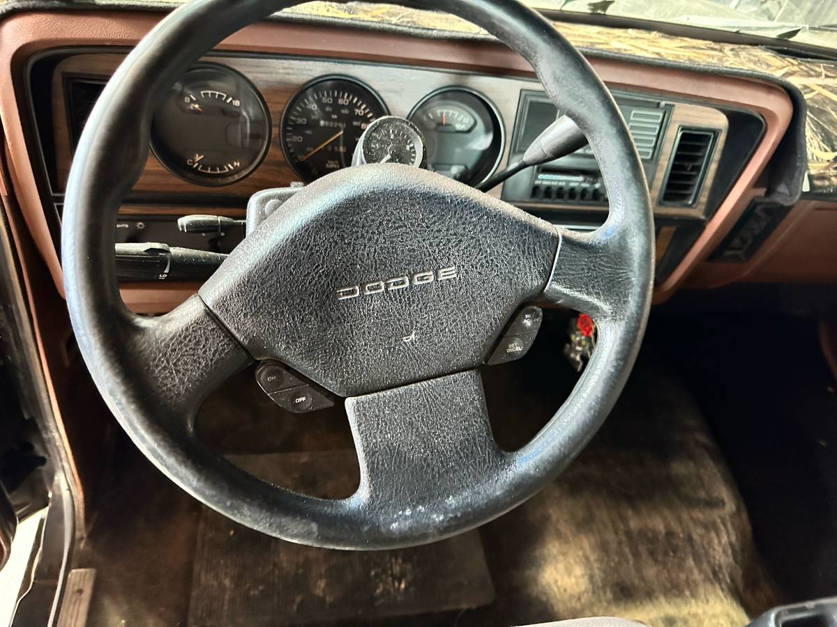 Dodge-Ram-d350-diesel-1992-black-5