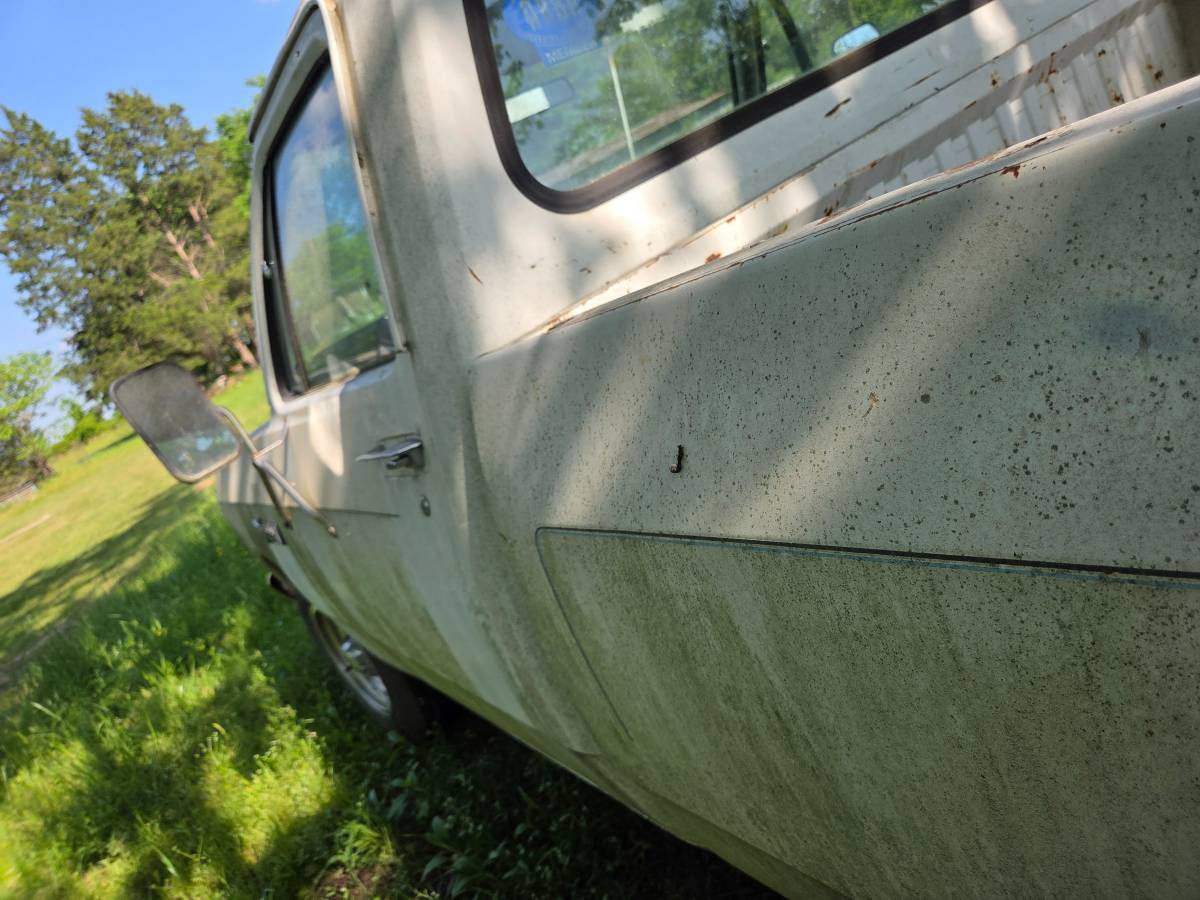 Dodge-Ram-pick-up-1982-white-2