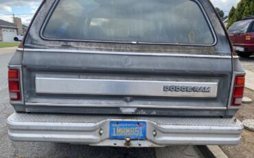 Dodge-Ramcharger-1985-2