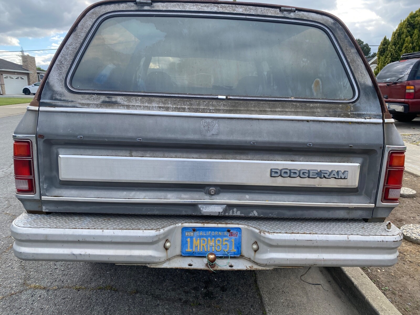 Dodge-Ramcharger-1985-2