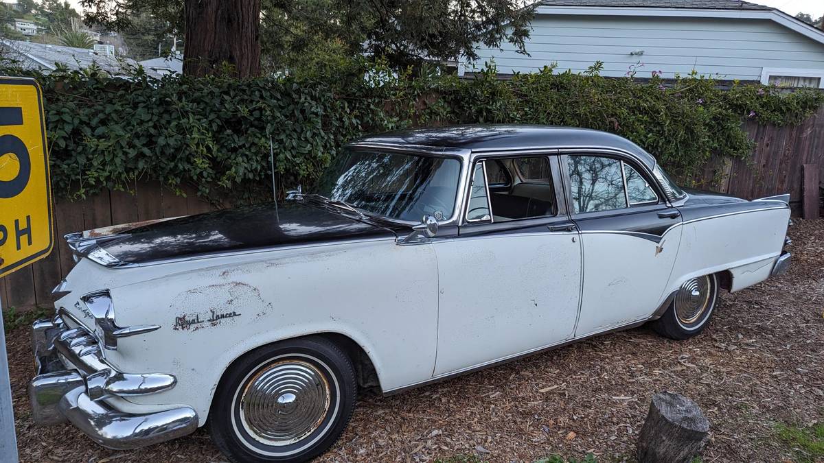 Dodge-Royal-lancer-1955