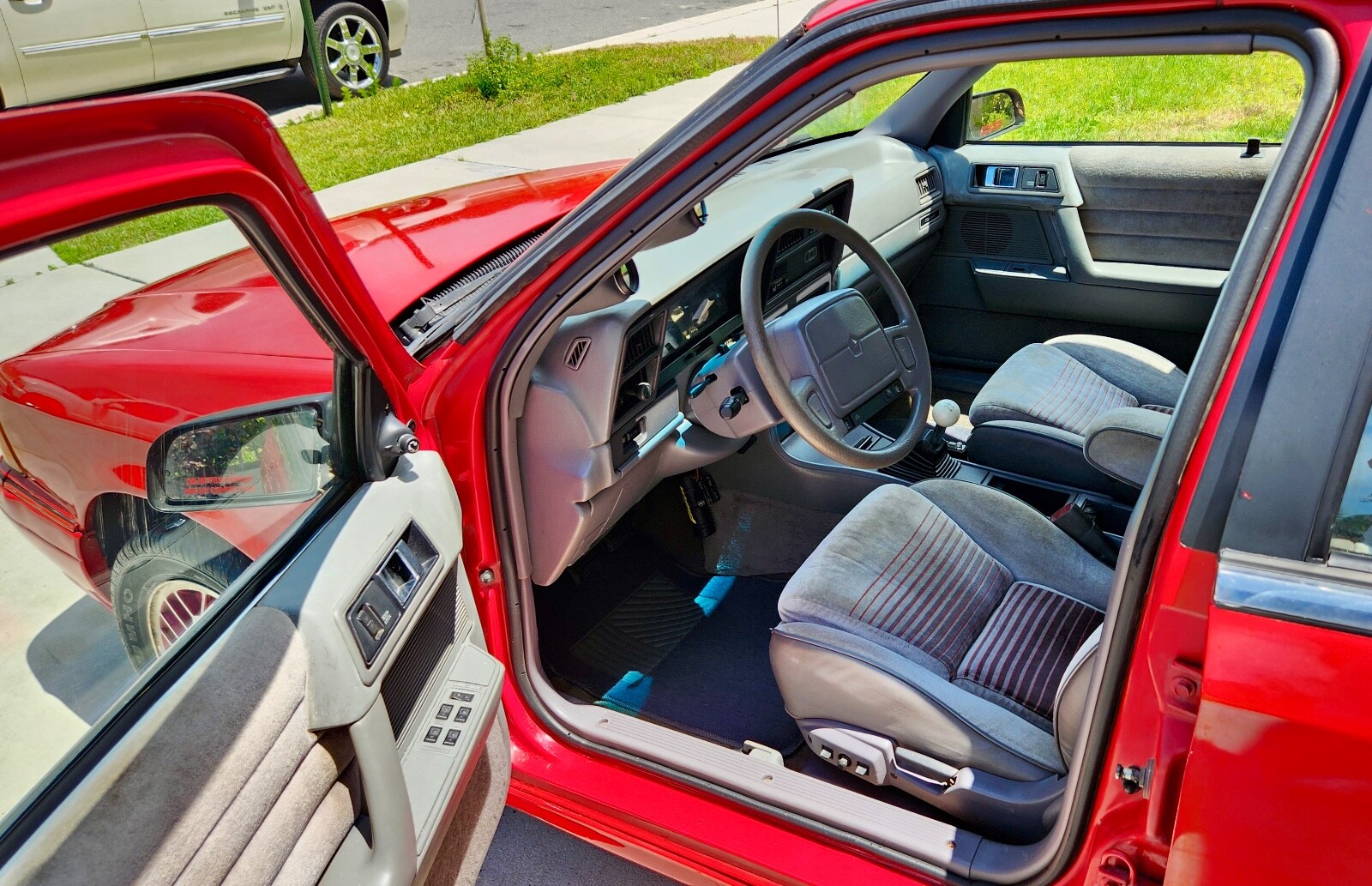 Dodge-Spirit-1991-Sedan-14