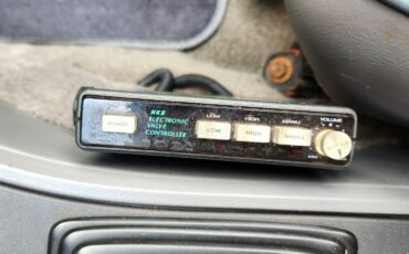 Dodge-Spirit-1991-Sedan-17