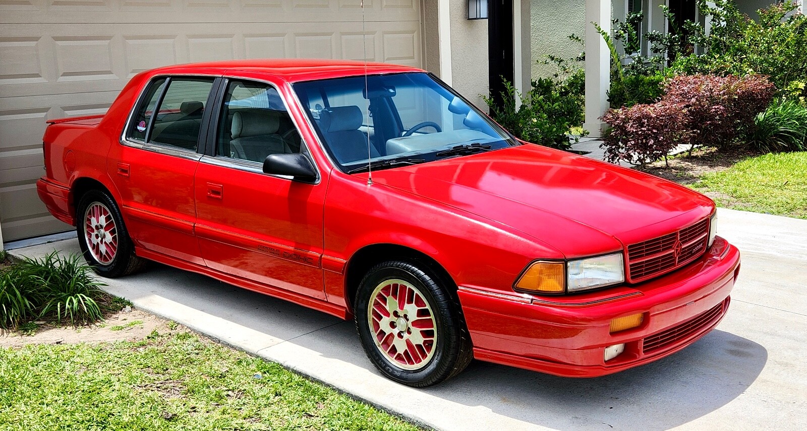 Dodge-Spirit-1991-Sedan