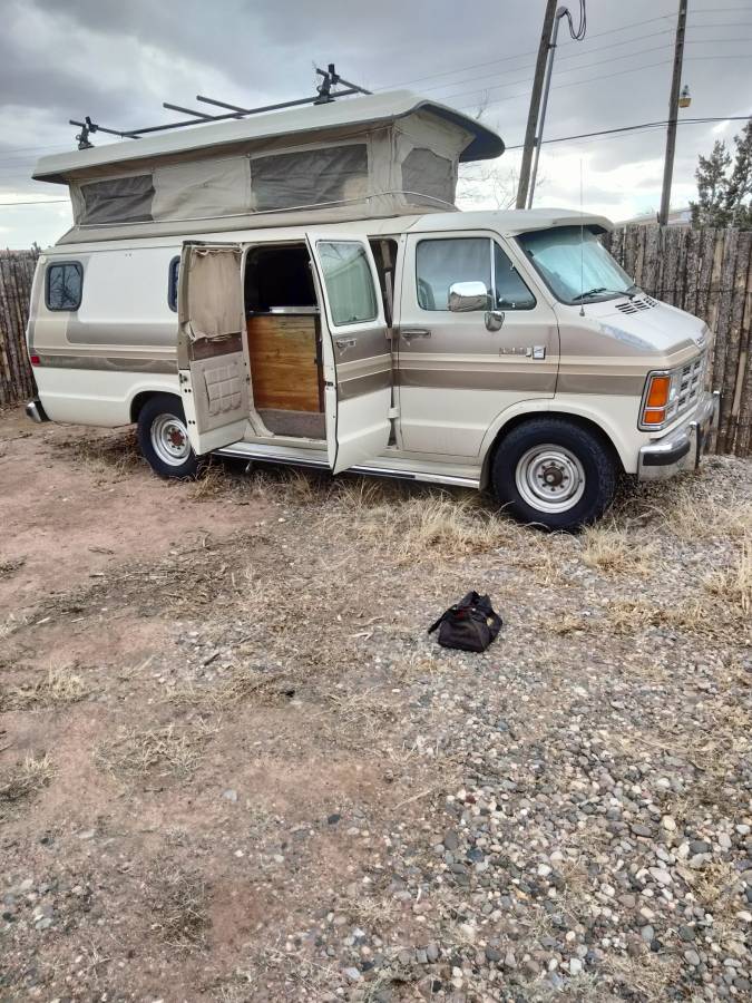 Dodge-Sportsmobile-1990-brown