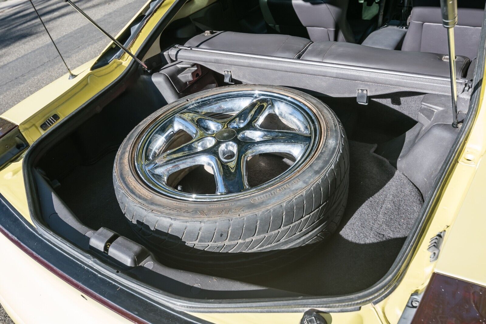Dodge-Stealth-1995-Hatchback-6