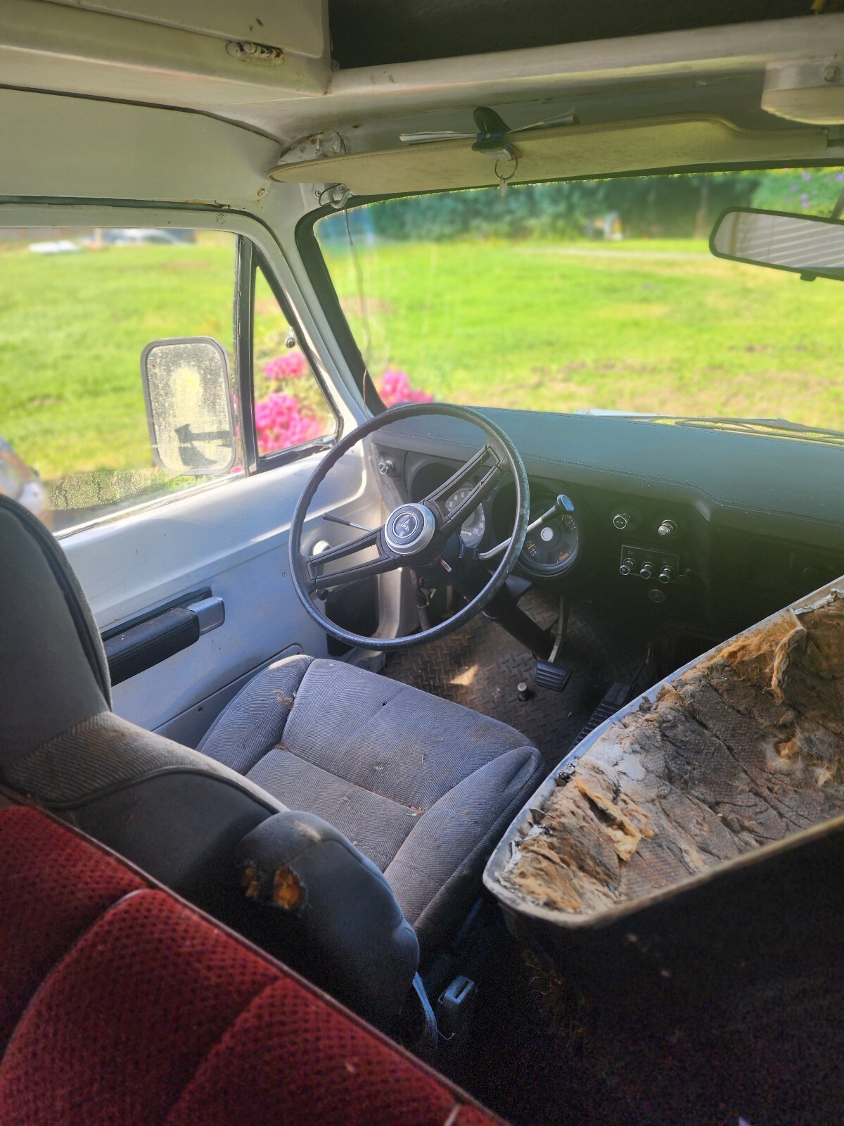 Dodge-Van-1970-5